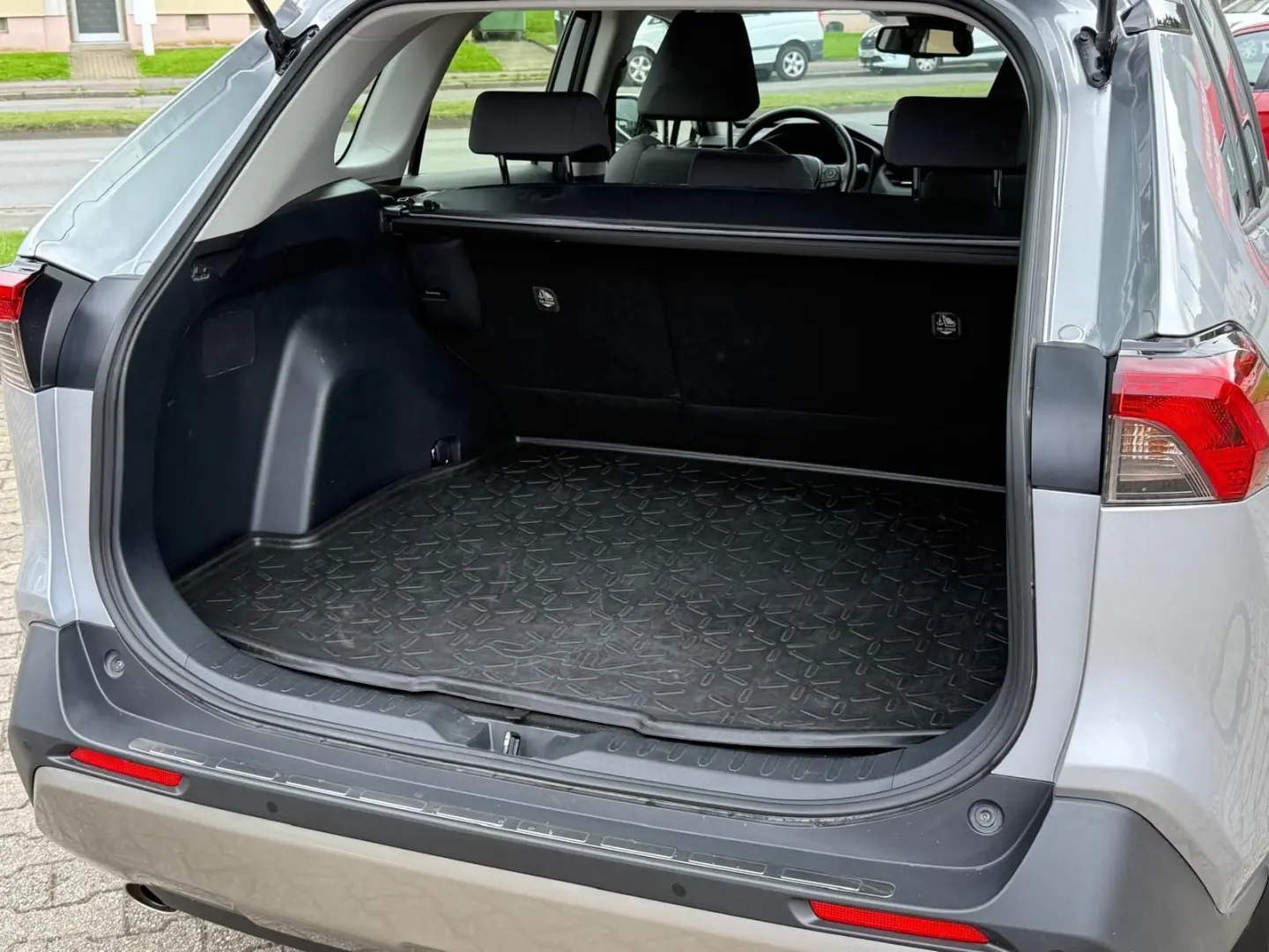 RAV 4 2.0 16V 4x2 Automatik dig. Tacho Cam DAB