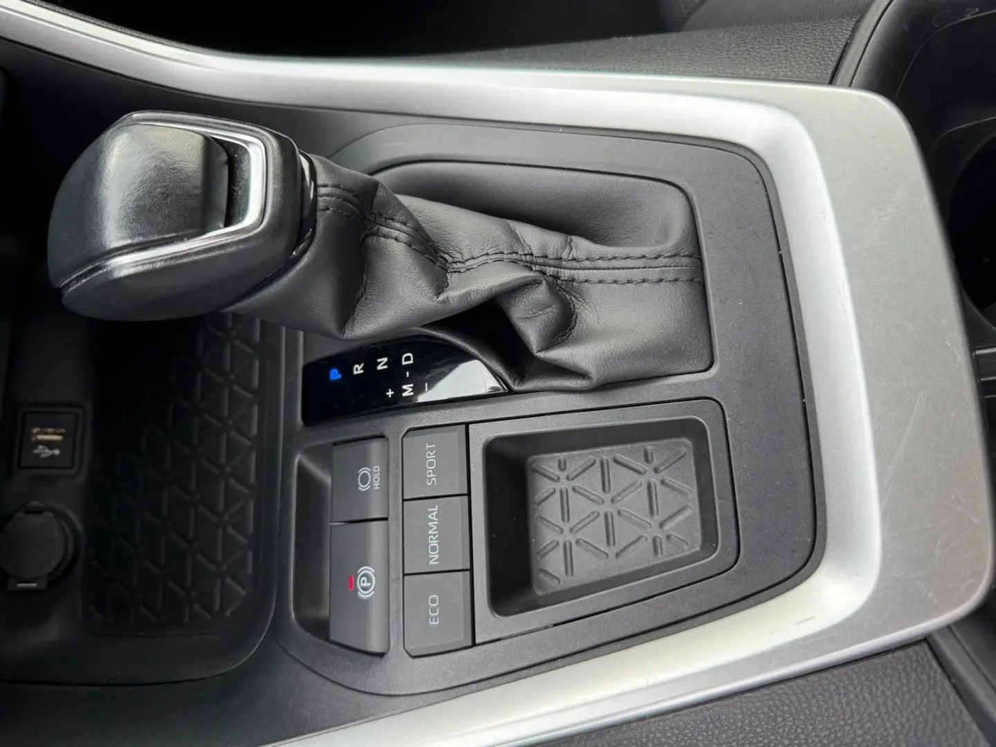 RAV 4 2.0 16V 4x2 Automatik dig. Tacho Cam DAB