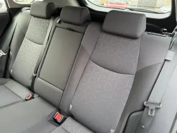 RAV 4 2.0 16V 4x2 Automatik dig. Tacho Cam DAB