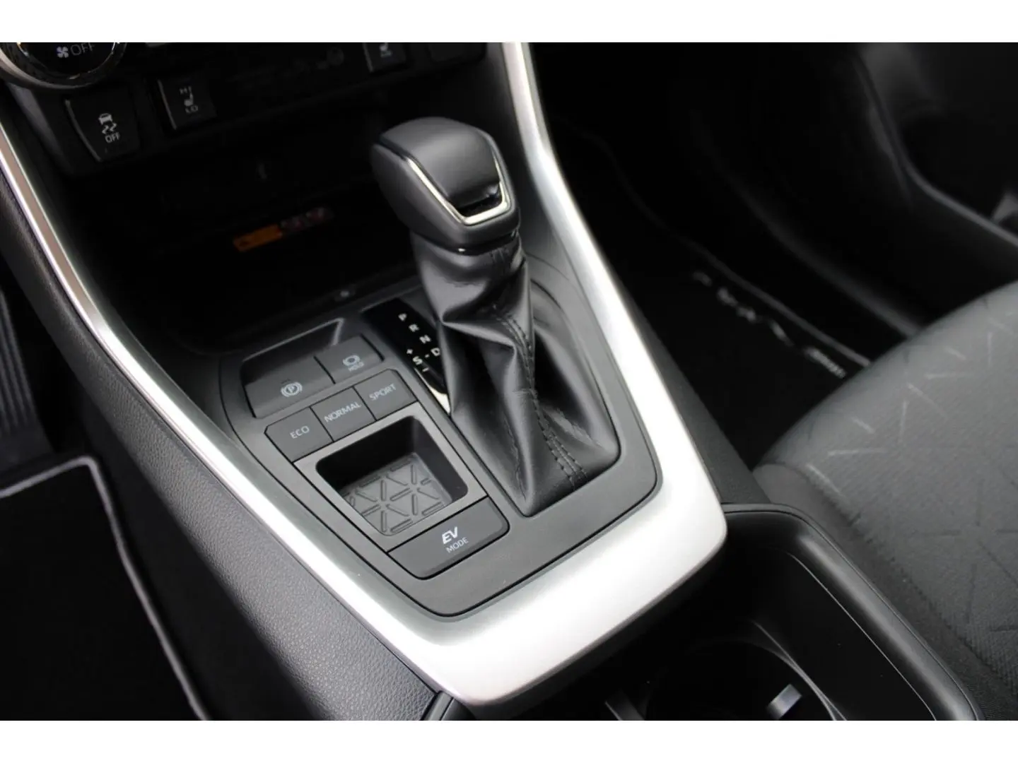 RAV 4 Hybrid 4x2 Team Deutschland TEC-P ACAA !!