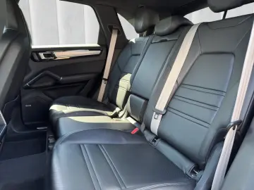 Cayenne E-Hybrid Platinum BOSE PANO Approved 21