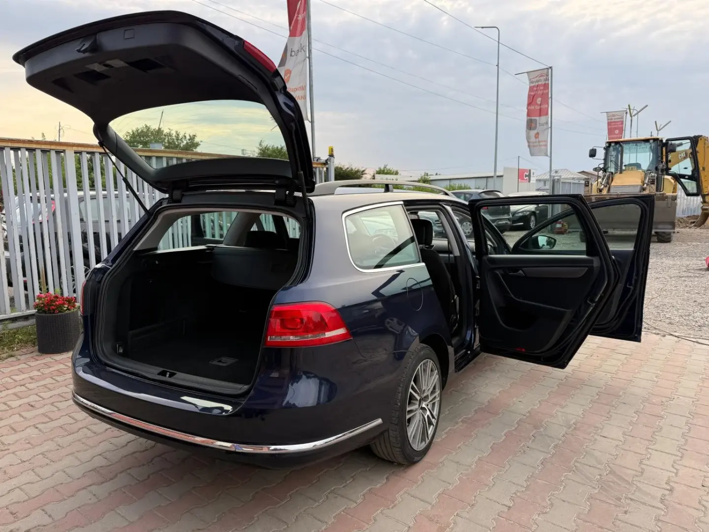 Volkswagen Passat 2012 1.4L Benzină
