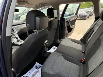 Volkswagen Passat 2012 1.4L Benzină