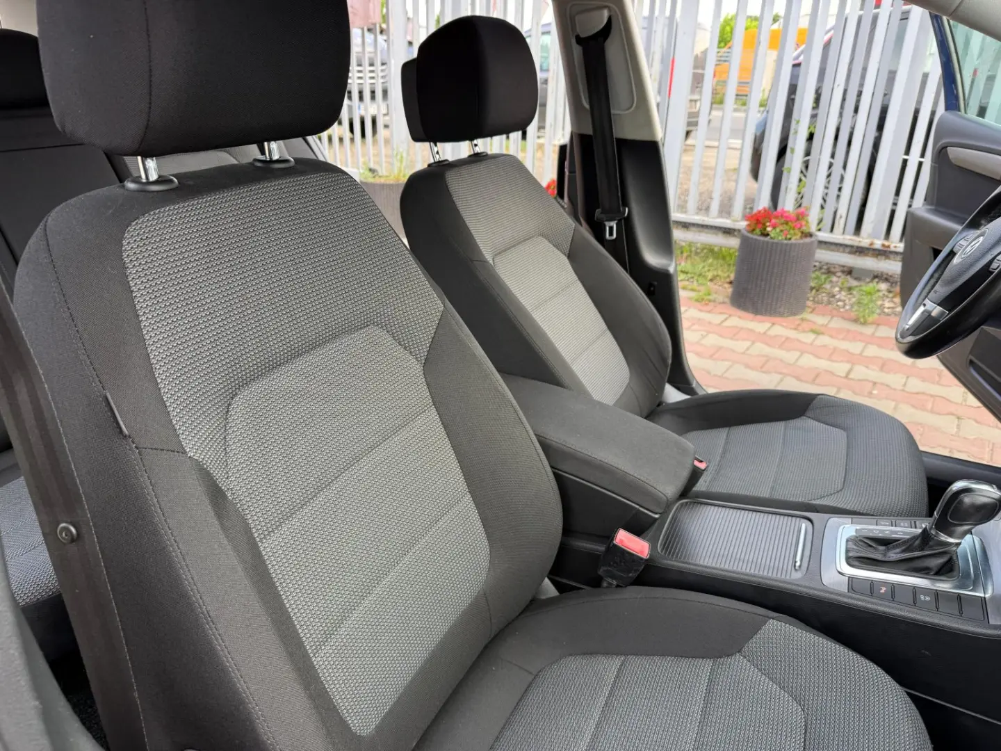 Volkswagen Passat 2012 1.4L Benzină