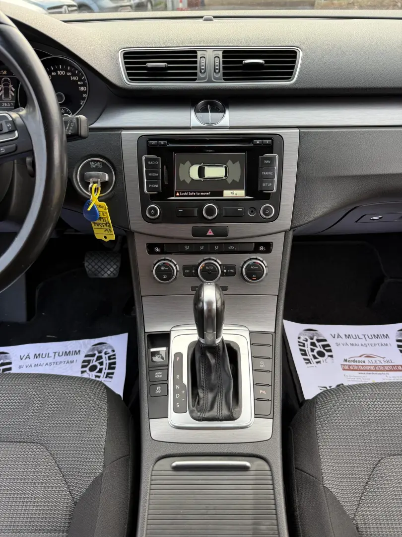 Volkswagen Passat 2012 1.4L Benzină