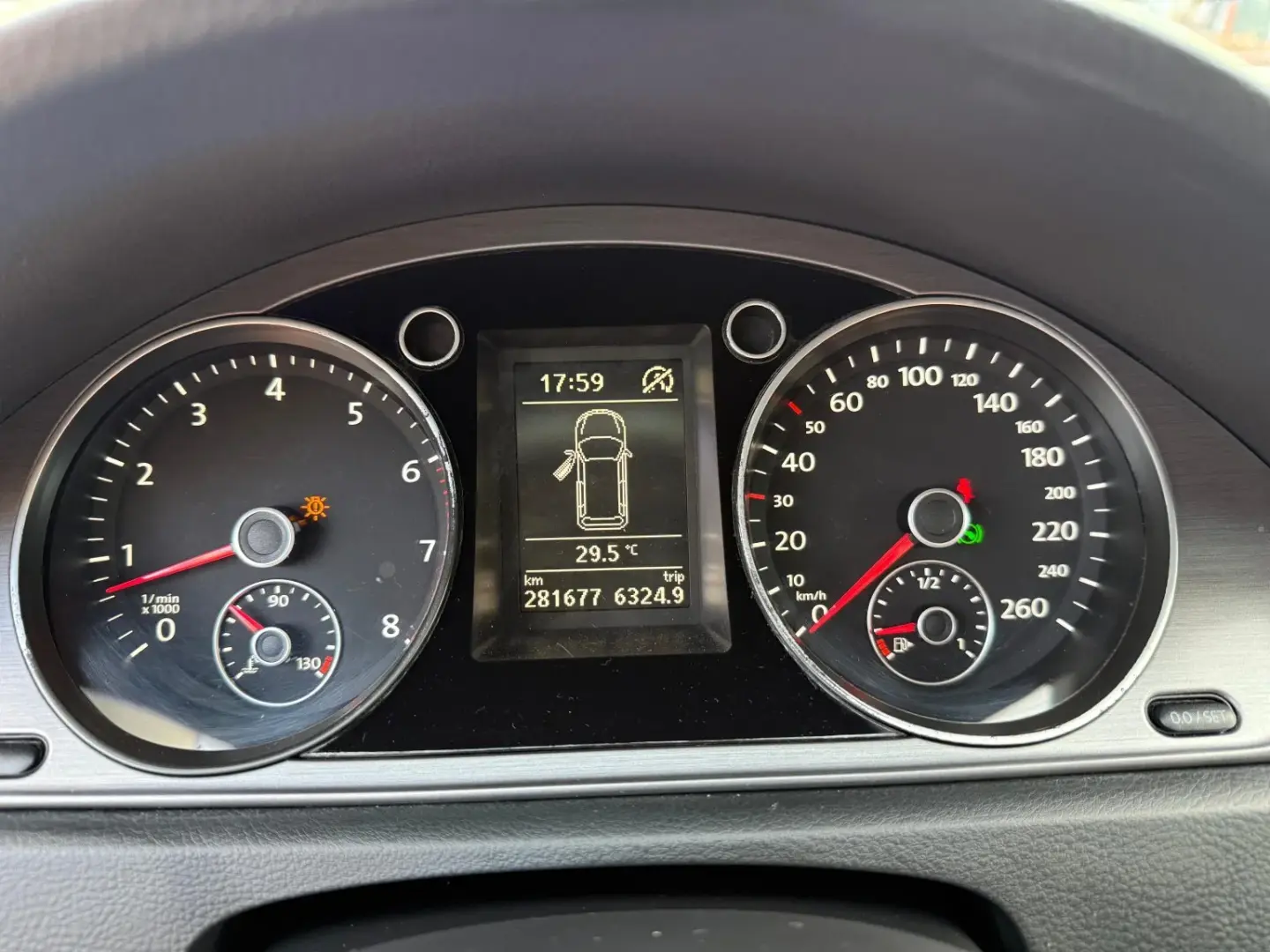 Volkswagen Passat 2012 1.4L Benzină