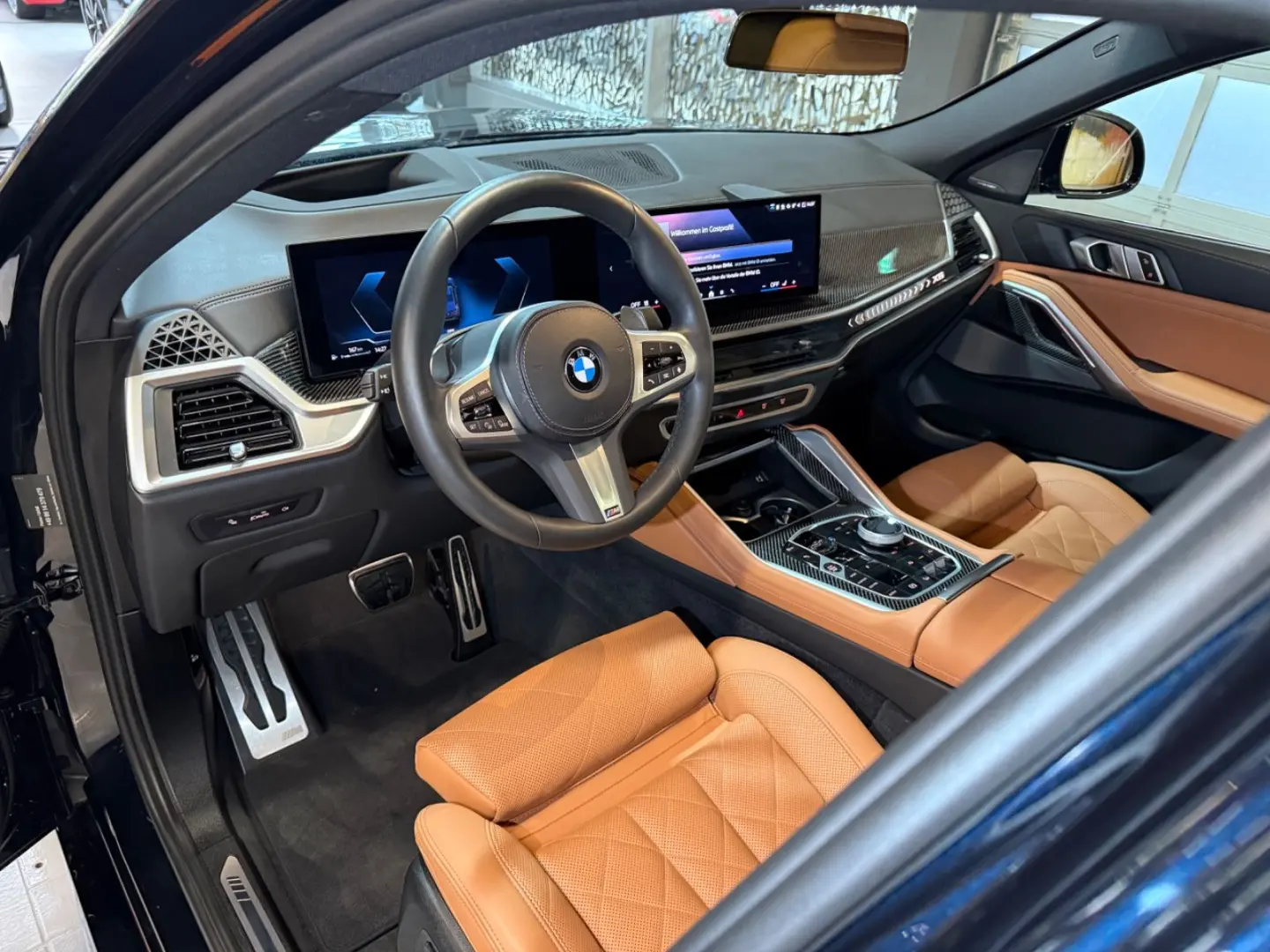 X6 40i xDrive M Sport~PANO SKY~SOFT CLOSE~H&K~