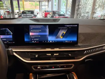X6 40i xDrive M Sport~PANO SKY~SOFT CLOSE~H&K~