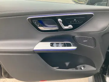 GLC 300 de 4M AMG Line Pano AHK Distronic 360 -K