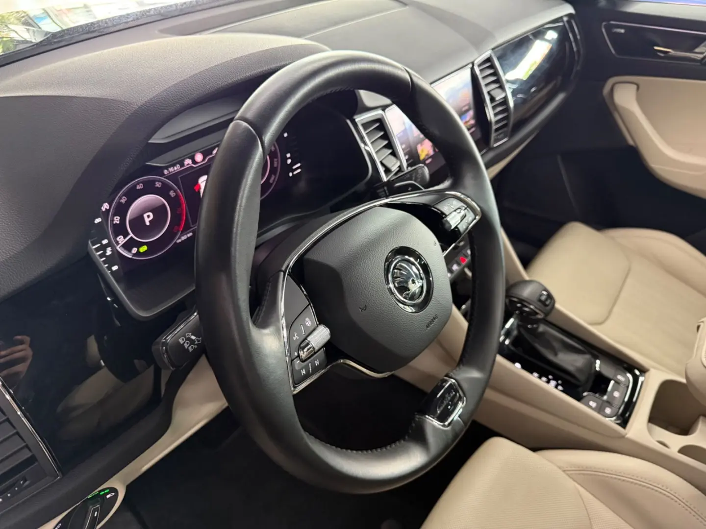 Kodiaq 2.0 TSI  Laurin&Klement  4x4 DSG PANO AHK