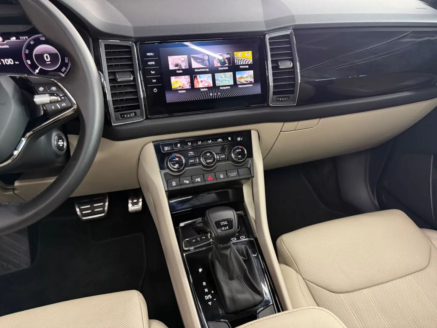 Kodiaq 2.0 TSI  Laurin&Klement  4x4 DSG PANO AHK