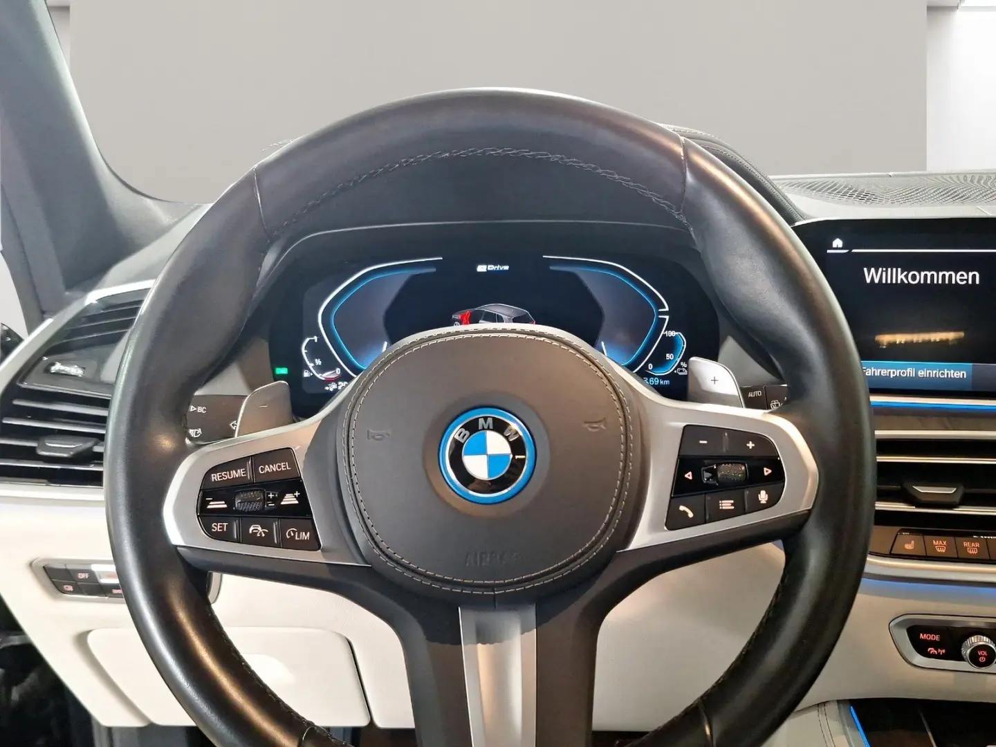 X5 xDrive45e M Sport AHK LiveCockpitProf Kamera