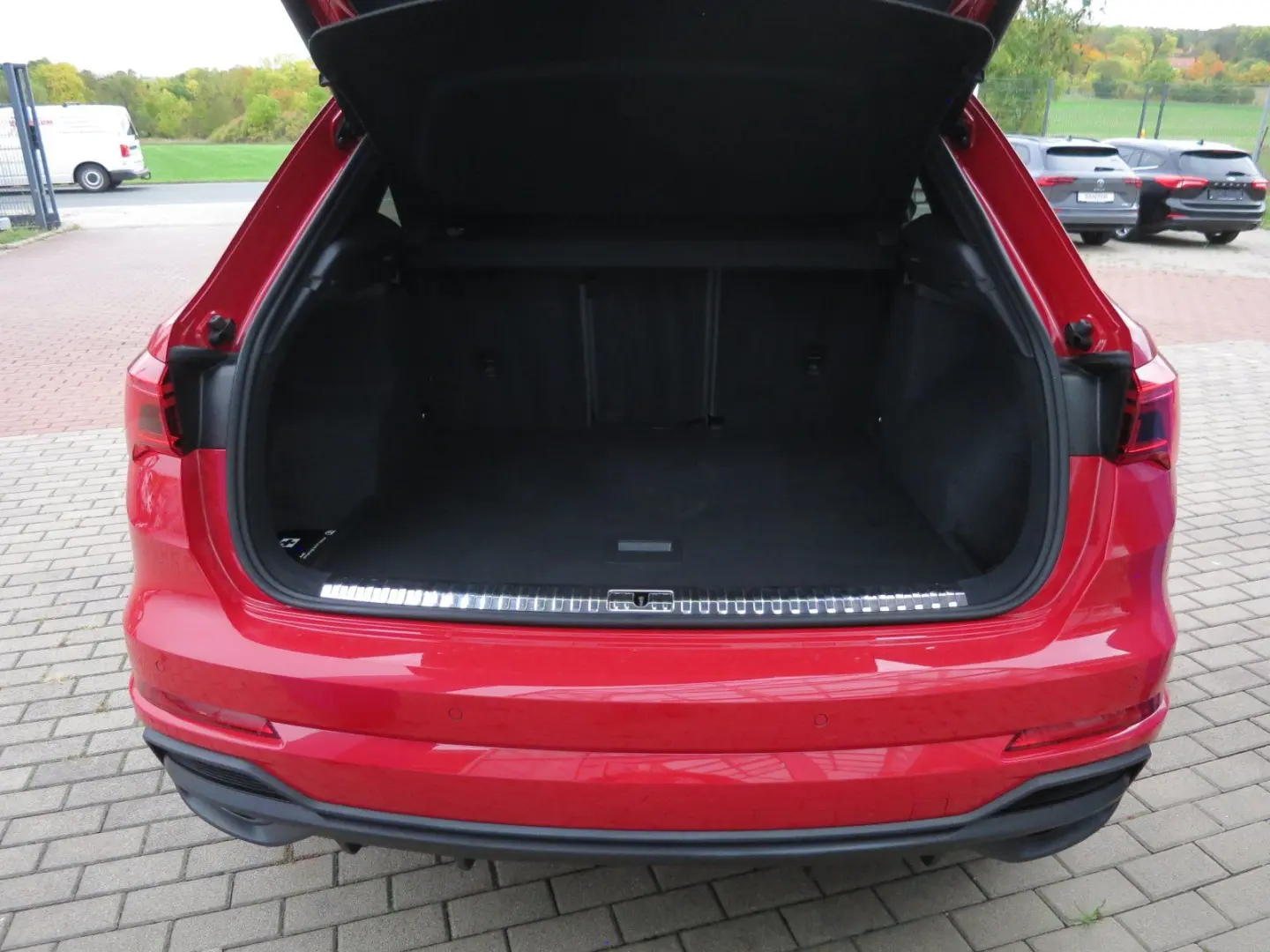 Q3 35  2.0 TDI quattro S line Standhzg LED ACC