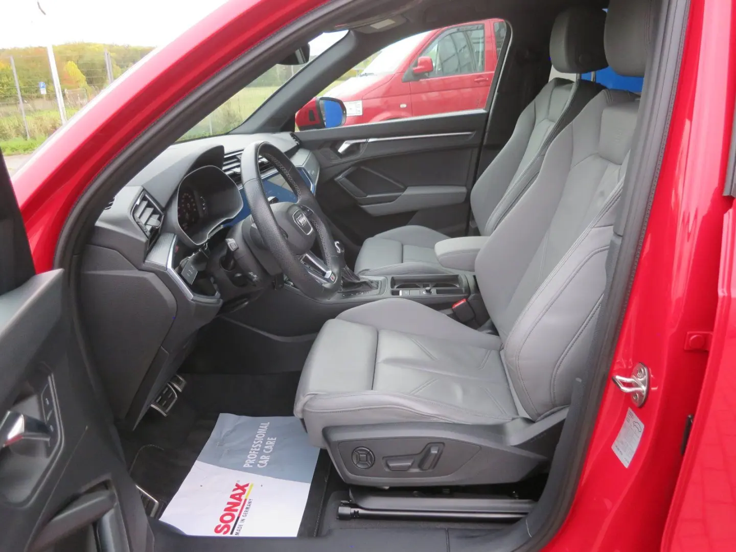 Q3 35  2.0 TDI quattro S line Standhzg LED ACC