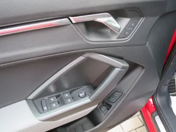 Q3 35  2.0 TDI quattro S line Standhzg LED ACC