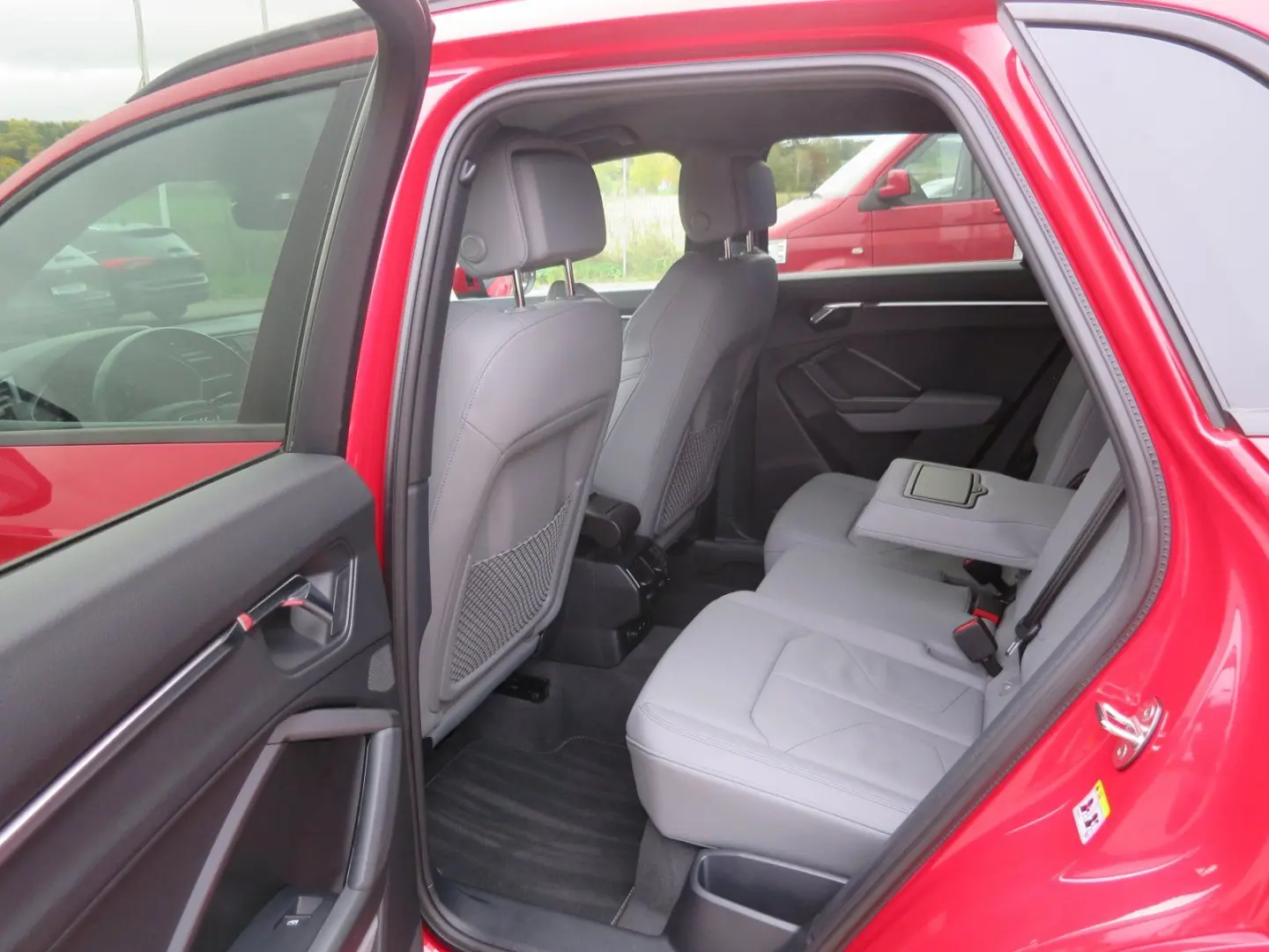 Q3 35  2.0 TDI quattro S line Standhzg LED ACC