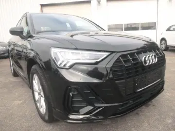 Q3 40 TDI quattro S line Black Autom. Navi LED