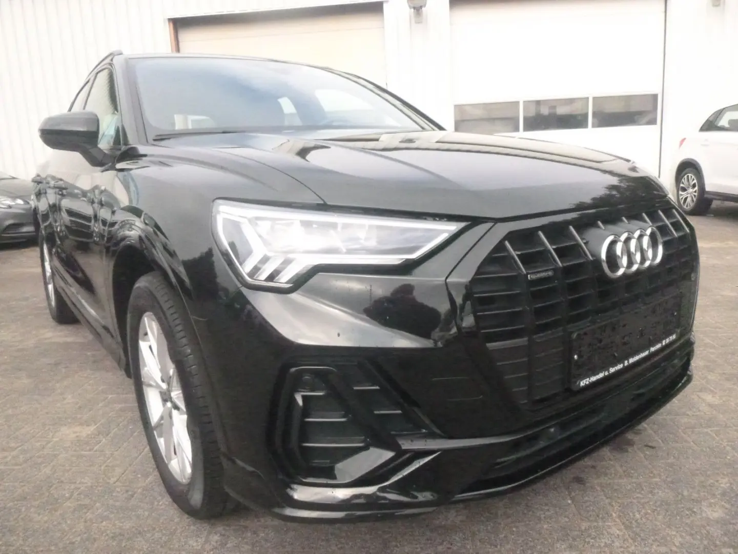 Q3 40 TDI quattro S line Black Autom. Navi LED