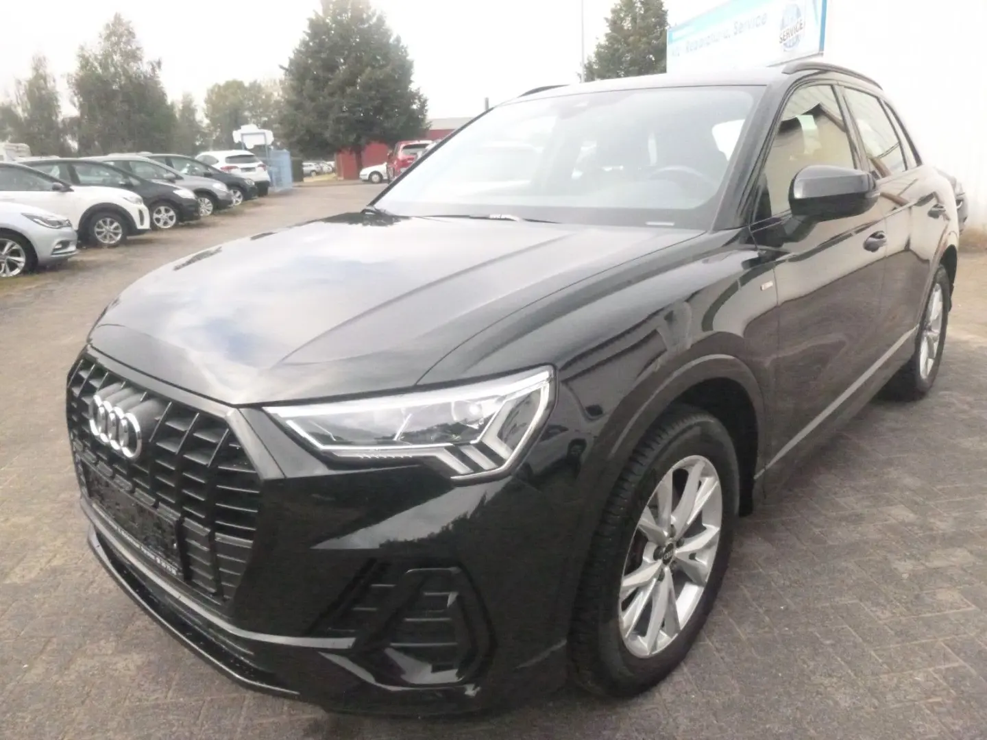 Q3 40 TDI quattro S line Black Autom. Navi LED