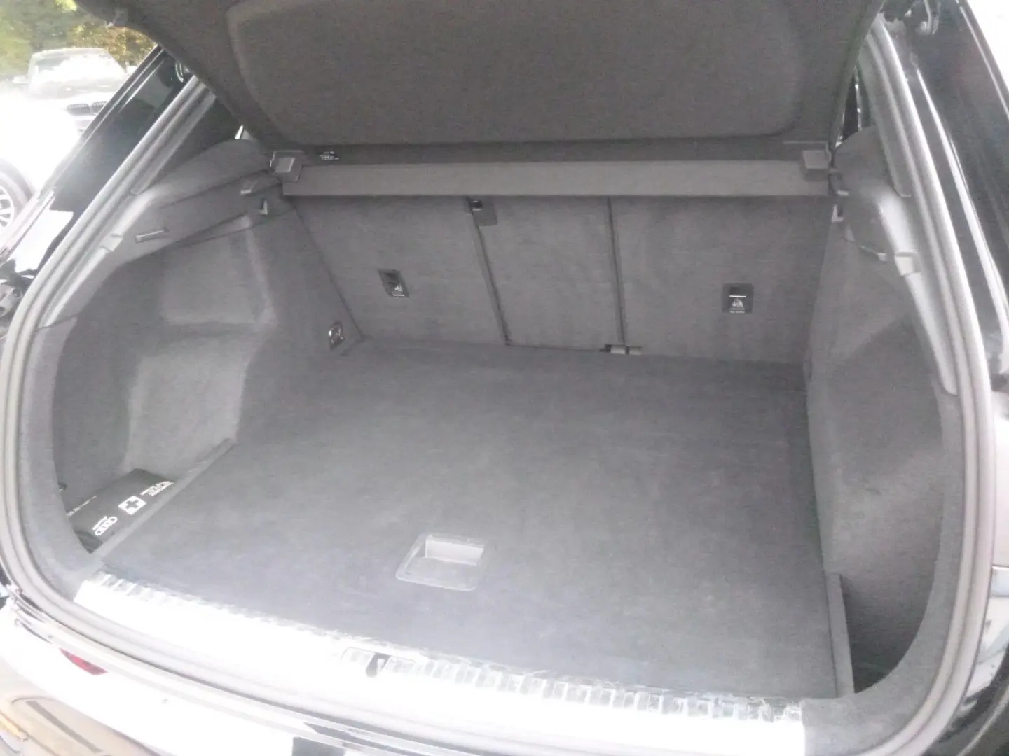 Q3 40 TDI quattro S line Black Autom. Navi LED