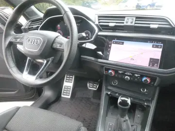 Q3 40 TDI quattro S line Black Autom. Navi LED