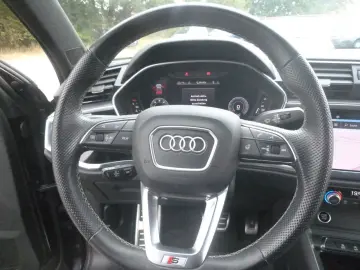 Q3 40 TDI quattro S line Black Autom. Navi LED