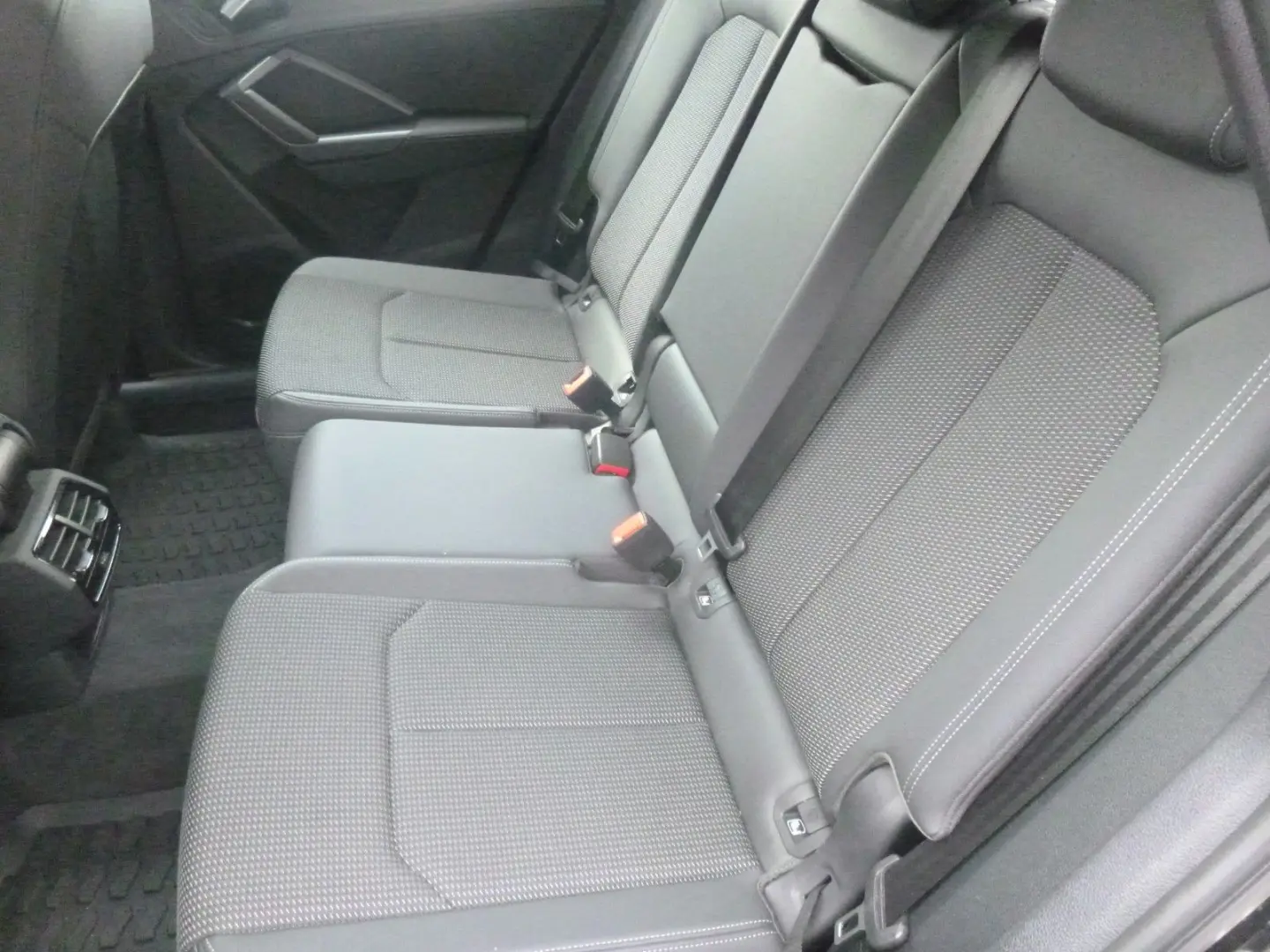 Q3 40 TDI quattro S line Black Autom. Navi LED