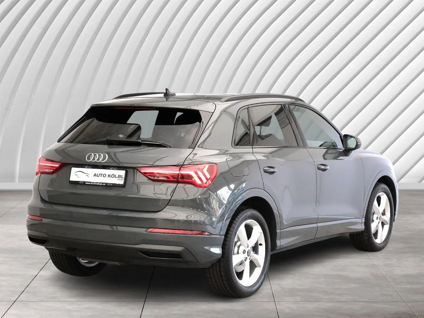 Q3 40 TDI quattro advanced PANO ACC AHK RFK LED