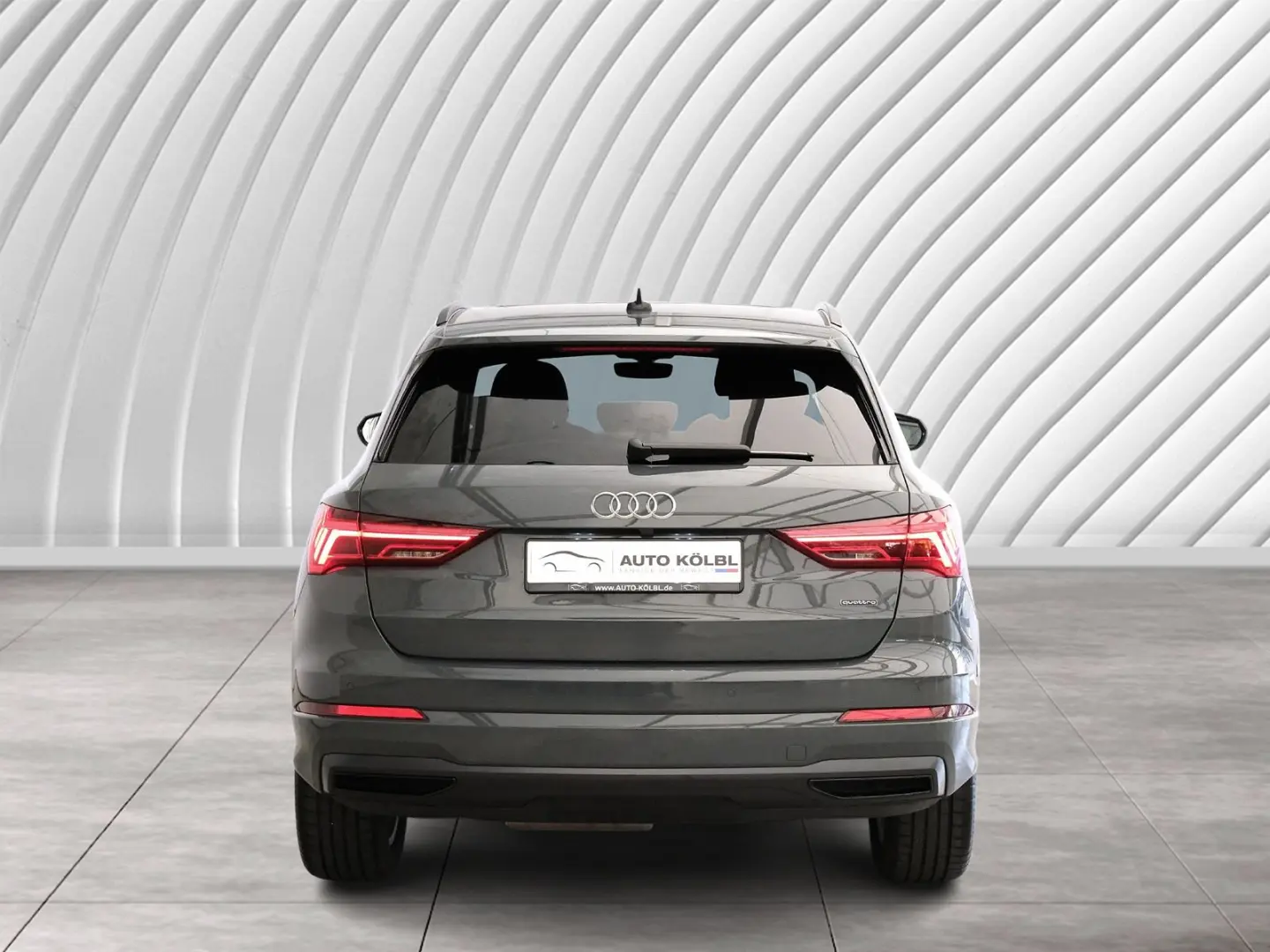 Q3 40 TDI quattro advanced PANO ACC AHK RFK LED