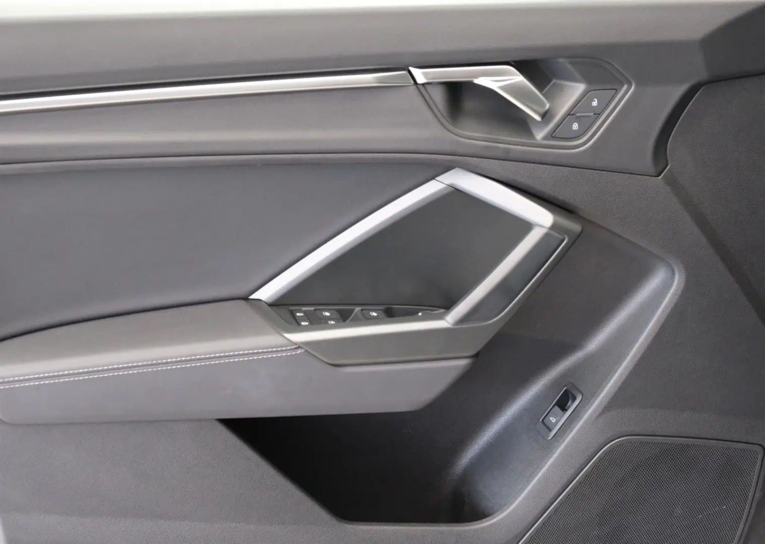 Q3 40 TDI quattro advanced PANO ACC AHK RFK LED