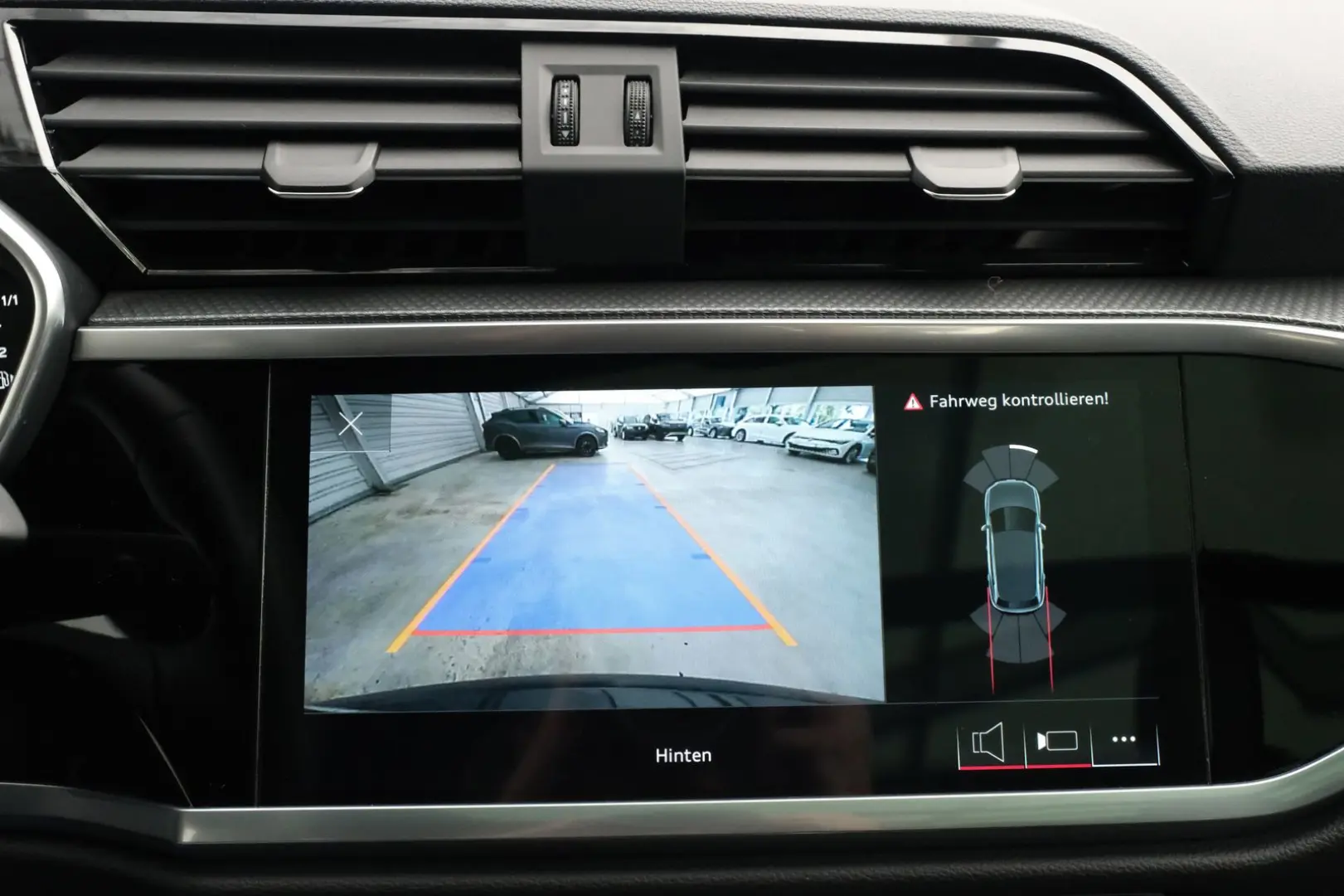 Q3 40 TDI quattro advanced PANO ACC AHK RFK LED