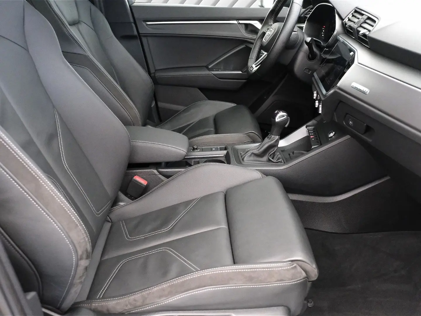 Q3 40 TDI quattro advanced PANO ACC AHK RFK LED