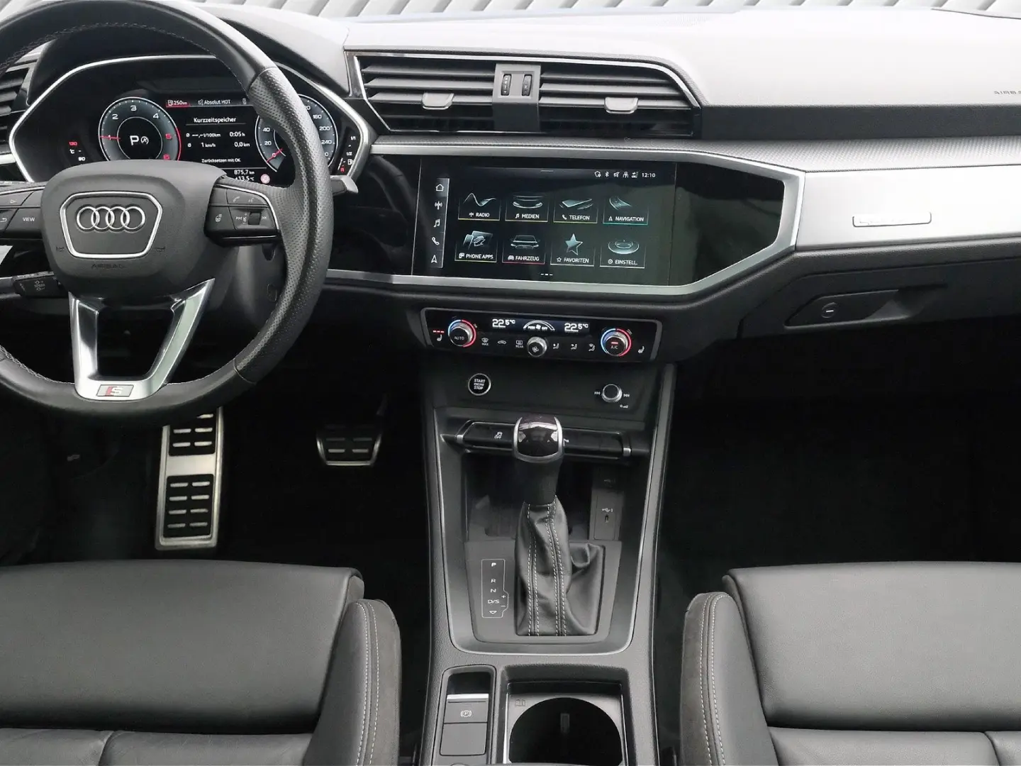 Q3 40 TDI quattro advanced PANO ACC AHK RFK LED