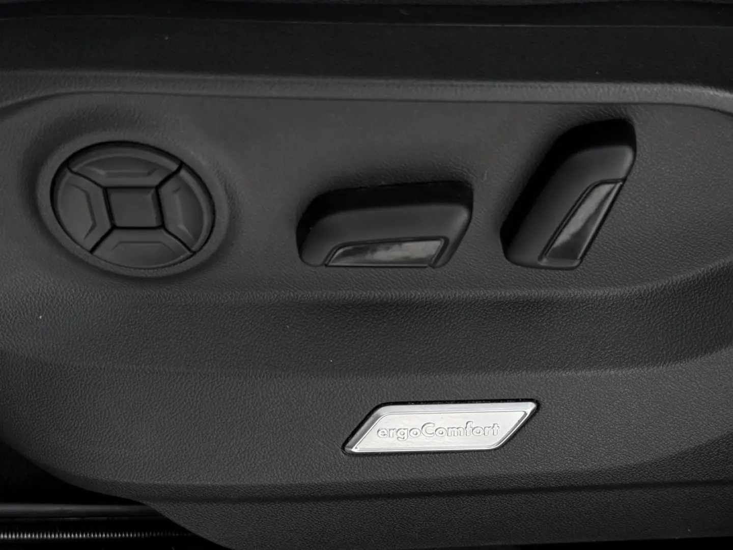 Touareg 3.0 TDI R-LINE BLACKSTYLE LM21 AIR MATRI