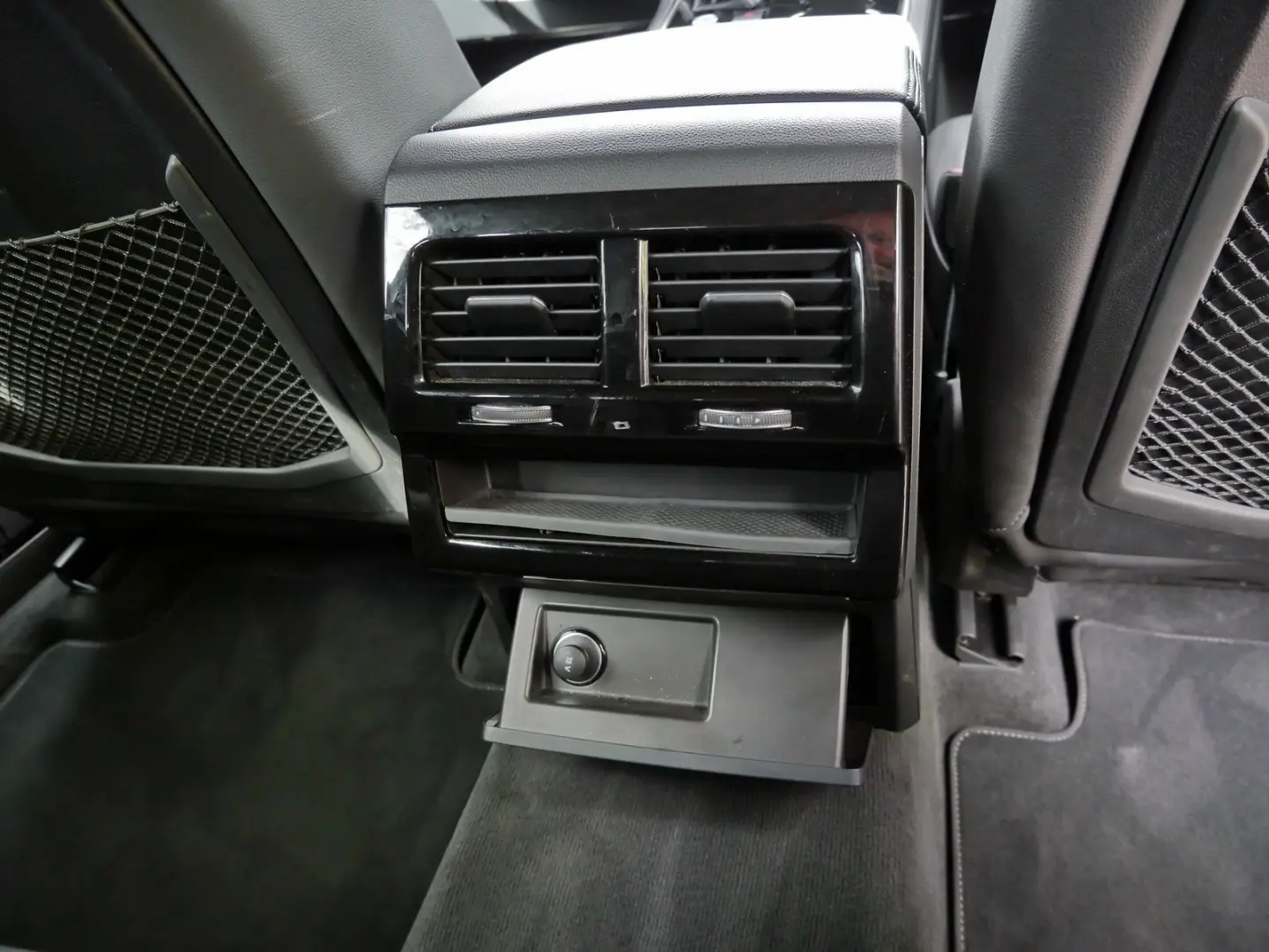 Touareg R-Line 3.0 TDI 19Z Leder RFK LED ACC DAB