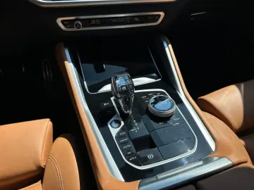 X6 xDr 30d M Sport HUD RFK Pano Laser Iconic 22