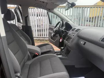 Volkswagen Touran 2011 1.4L Benzină