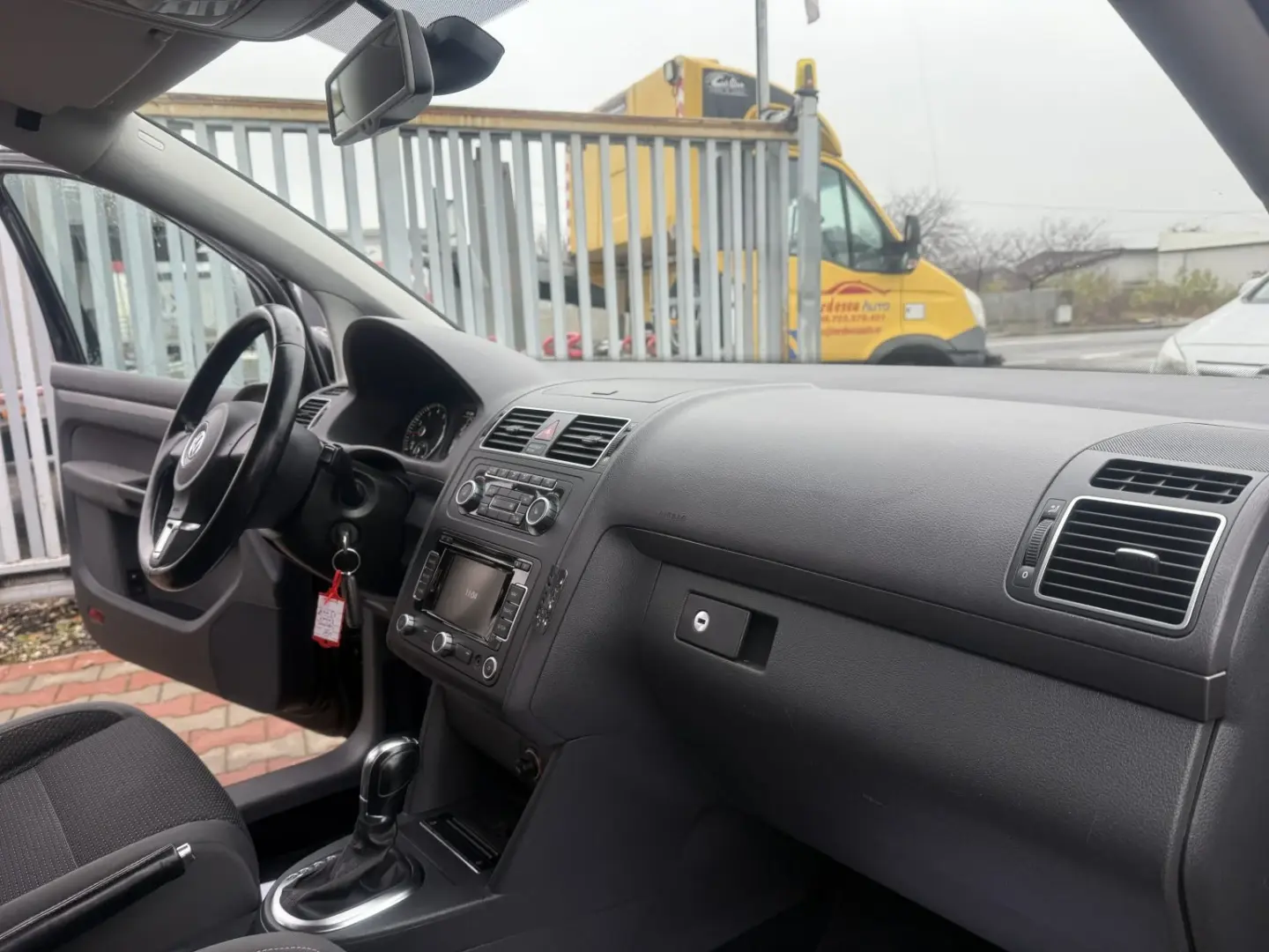 Volkswagen Touran 2011 1.4L Benzină