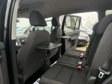 Volkswagen Touran 2011 1.4L Benzină