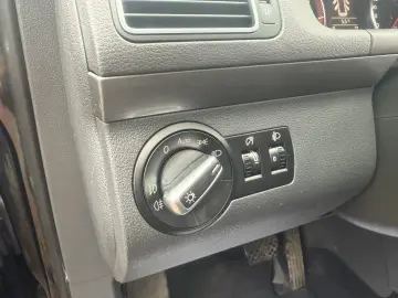 Volkswagen Touran 2011 1.4L Benzină