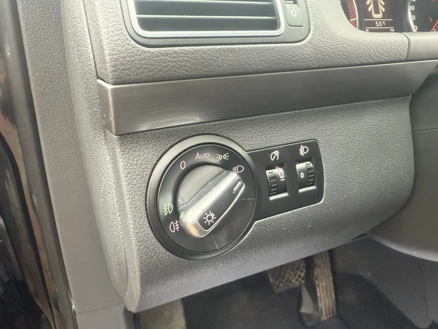 Volkswagen Touran 2011 1.4L Benzină