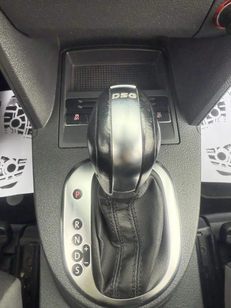 Volkswagen Touran 2011 1.4L Benzină