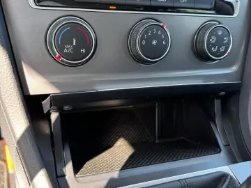 Volkswagen Golf 7 2014 1.2L Benzină