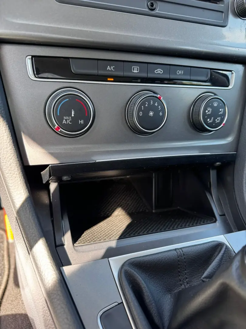 Volkswagen Golf 7 2014 1.2L Benzină