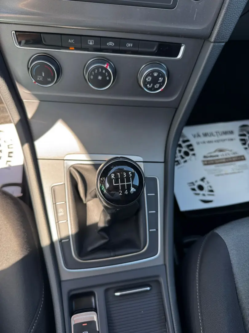Volkswagen Golf 7 2014 1.2L Benzină