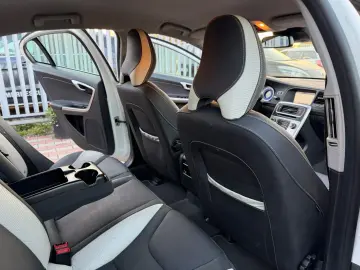 Volvo S60 2012 1.6L Benzină