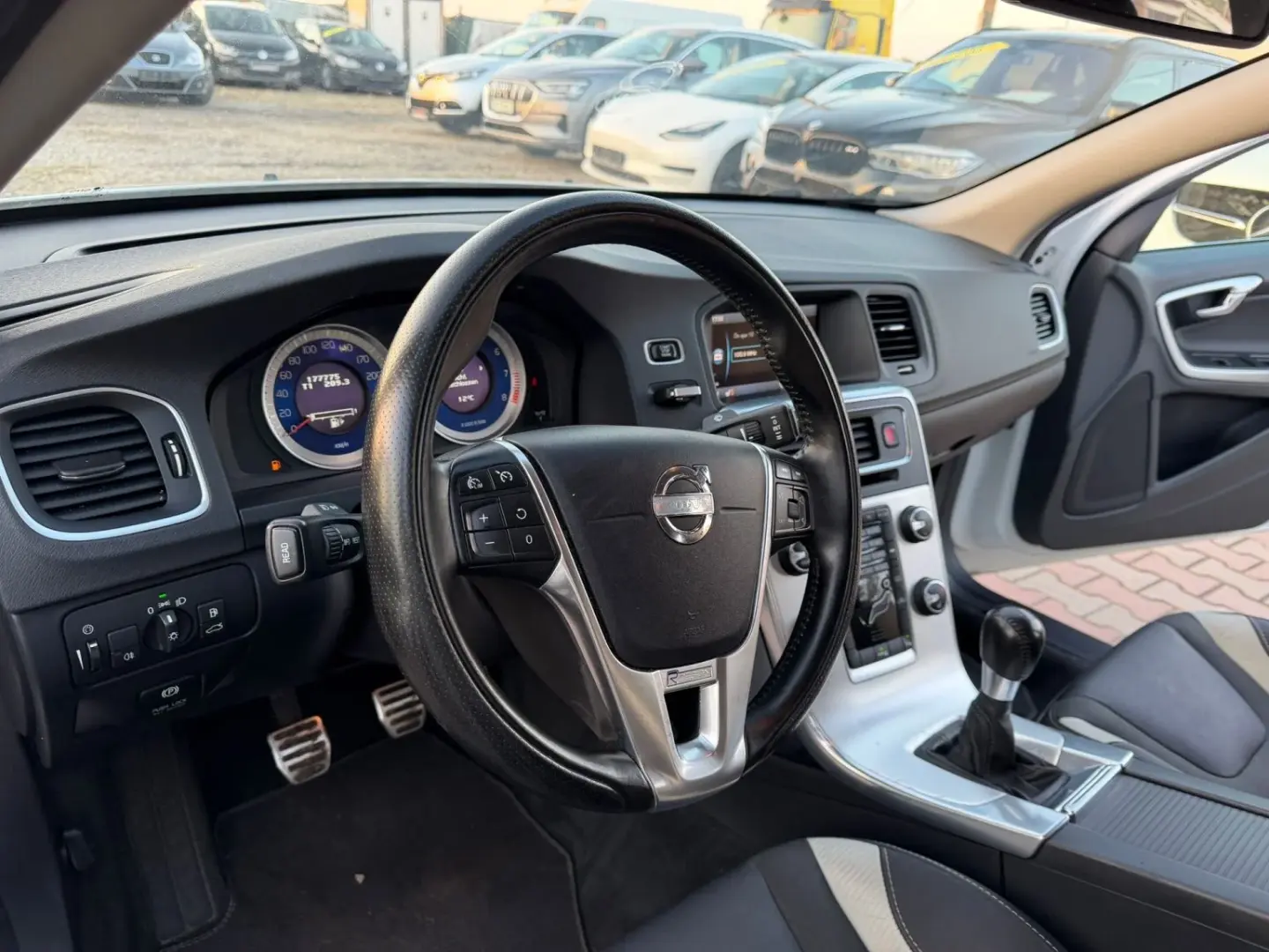 Volvo S60 2012 1.6L Benzină