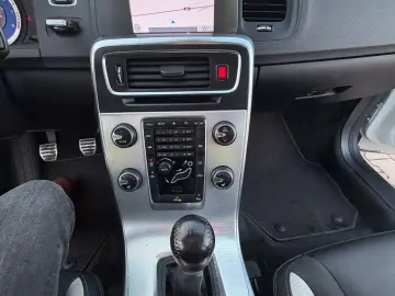 Volvo S60 2012 1.6L Benzină