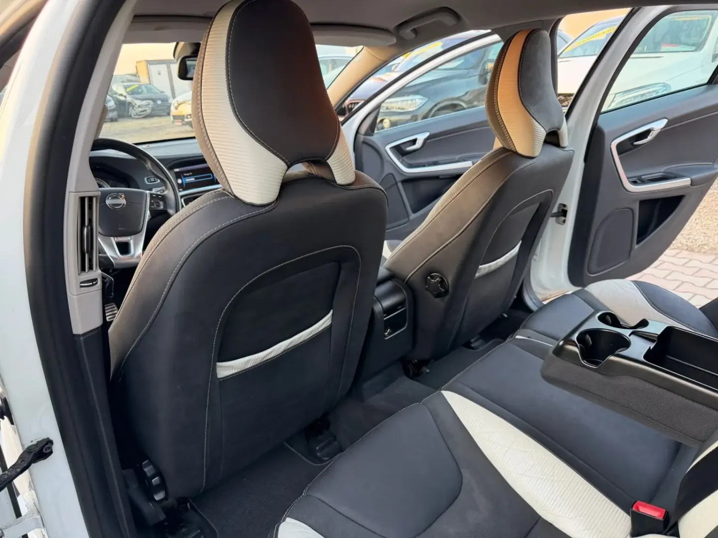 Volvo S60 2012 1.6L Benzină