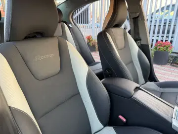 Volvo S60 2012 1.6L Benzină